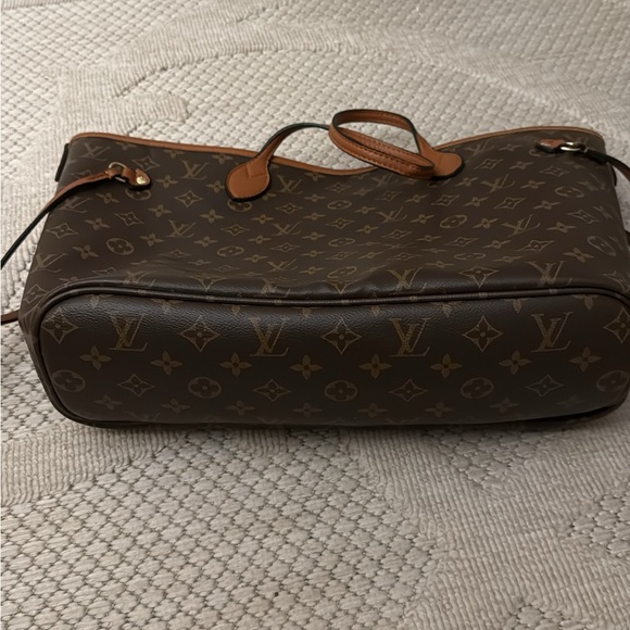 louis vuitton neverfull tote - Picture 4 of 9
